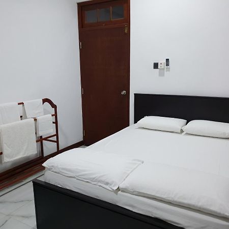 Apartmán Ice Berg Dehiwala-Mount Lavinia Exteriér fotografie