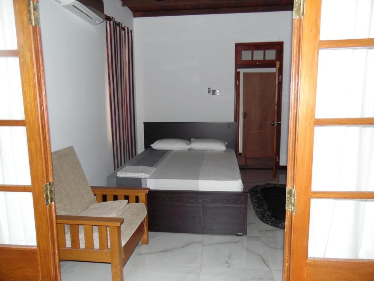 Apartmán Ice Berg Dehiwala-Mount Lavinia Exteriér fotografie