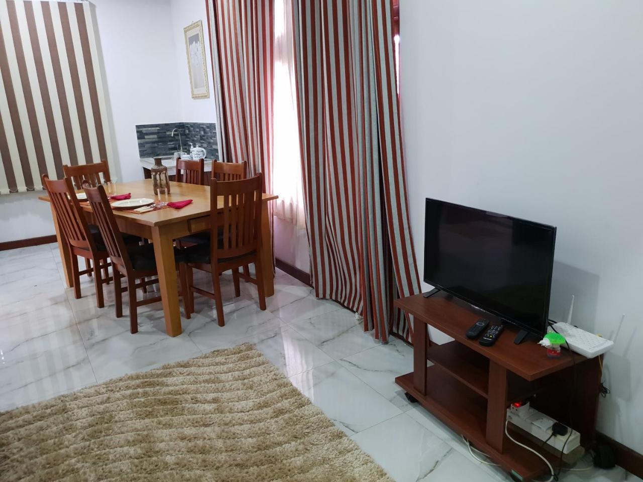 Apartmán Ice Berg Dehiwala-Mount Lavinia Exteriér fotografie