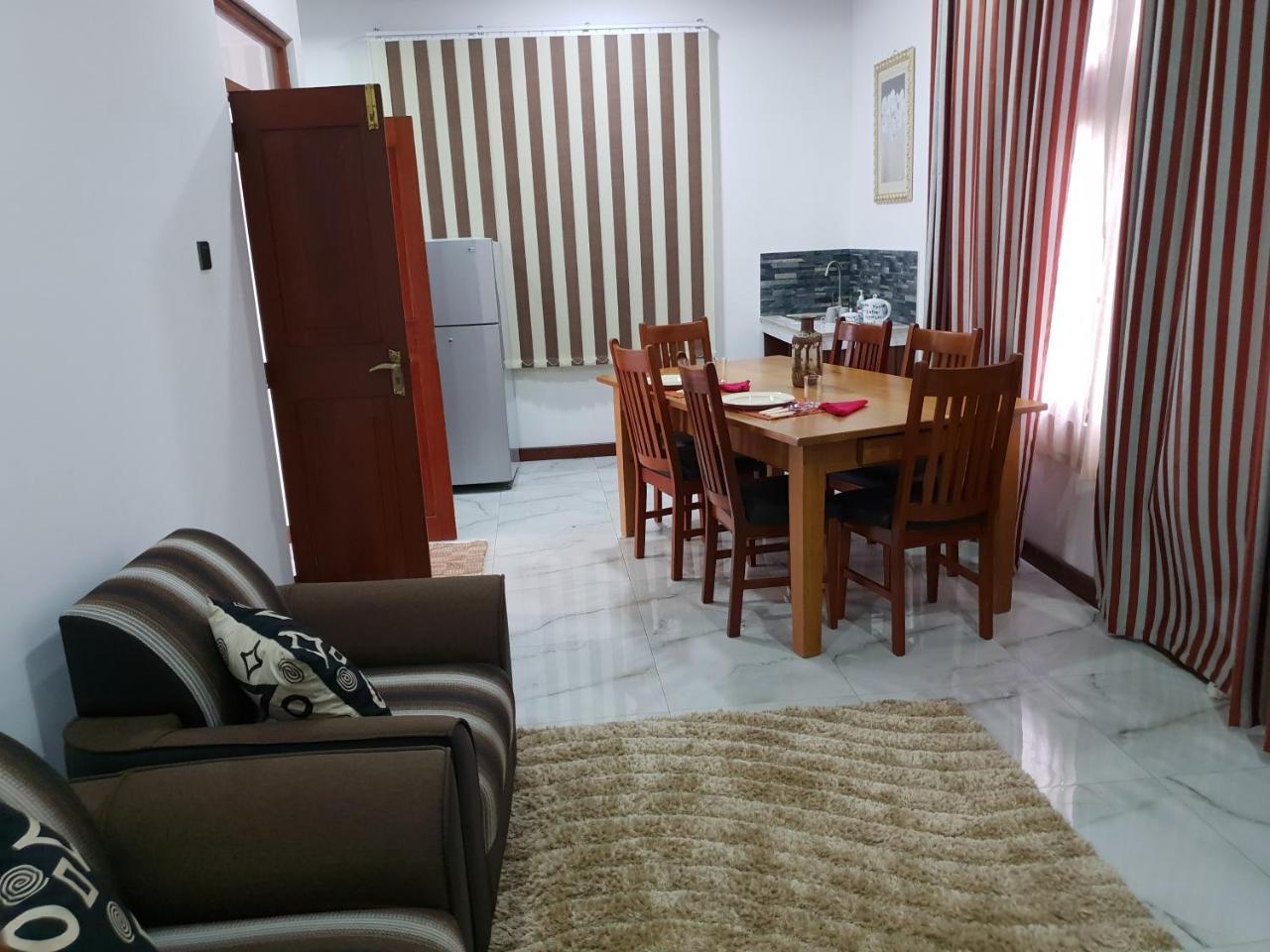 Apartmán Ice Berg Dehiwala-Mount Lavinia Exteriér fotografie