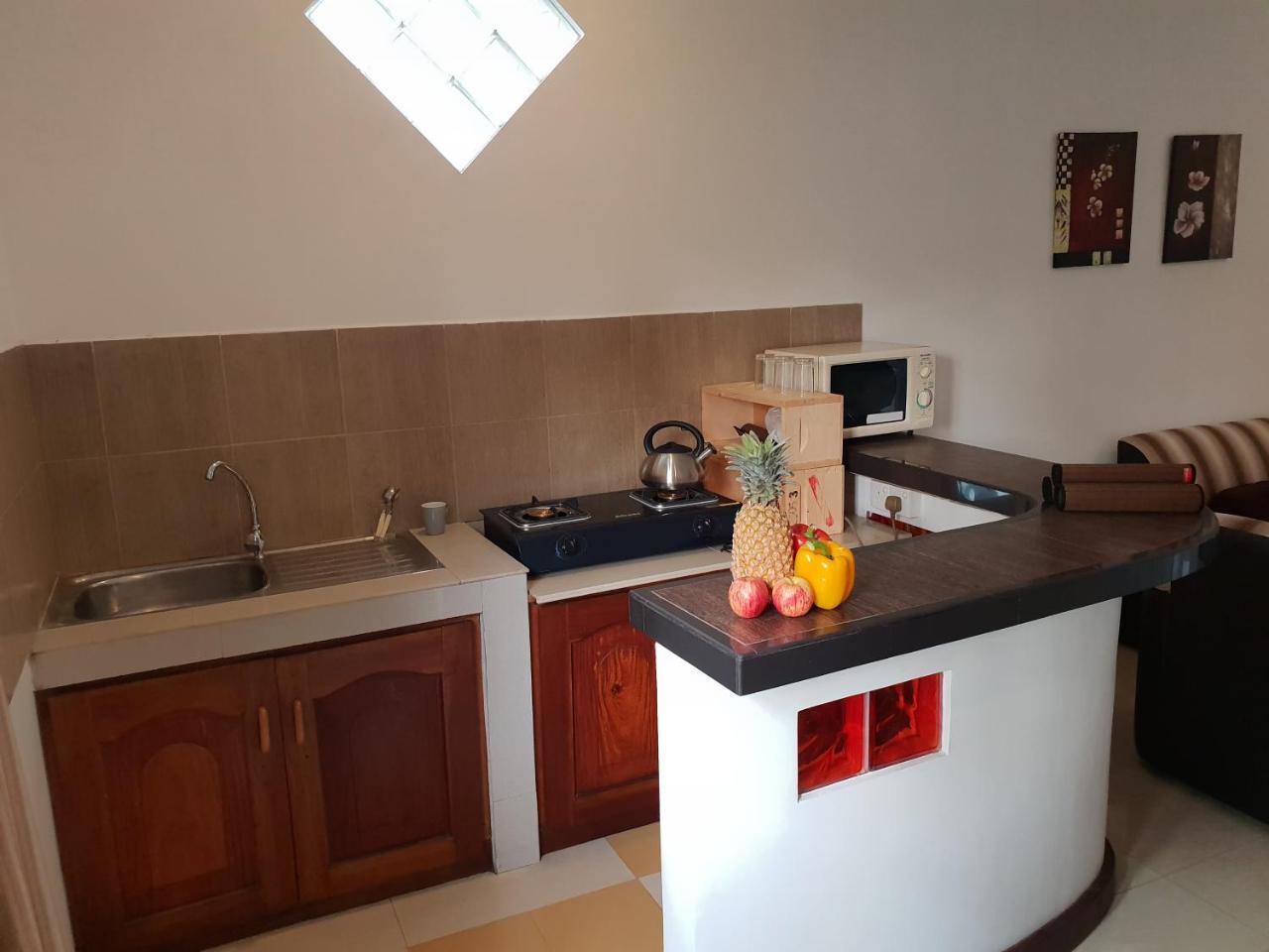 Apartmán Ice Berg Dehiwala-Mount Lavinia Exteriér fotografie