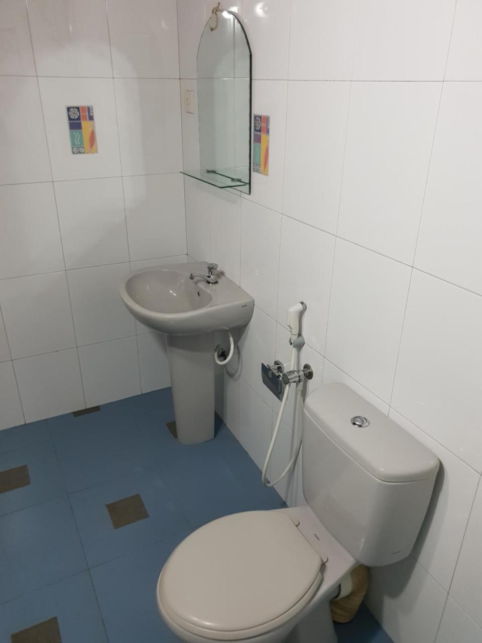 Apartmán Ice Berg Dehiwala-Mount Lavinia Exteriér fotografie