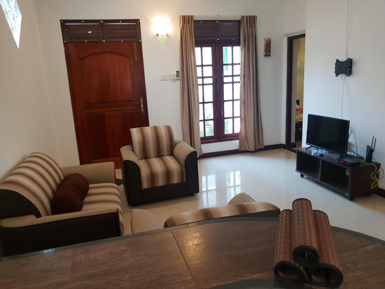 Apartmán Ice Berg Dehiwala-Mount Lavinia Exteriér fotografie